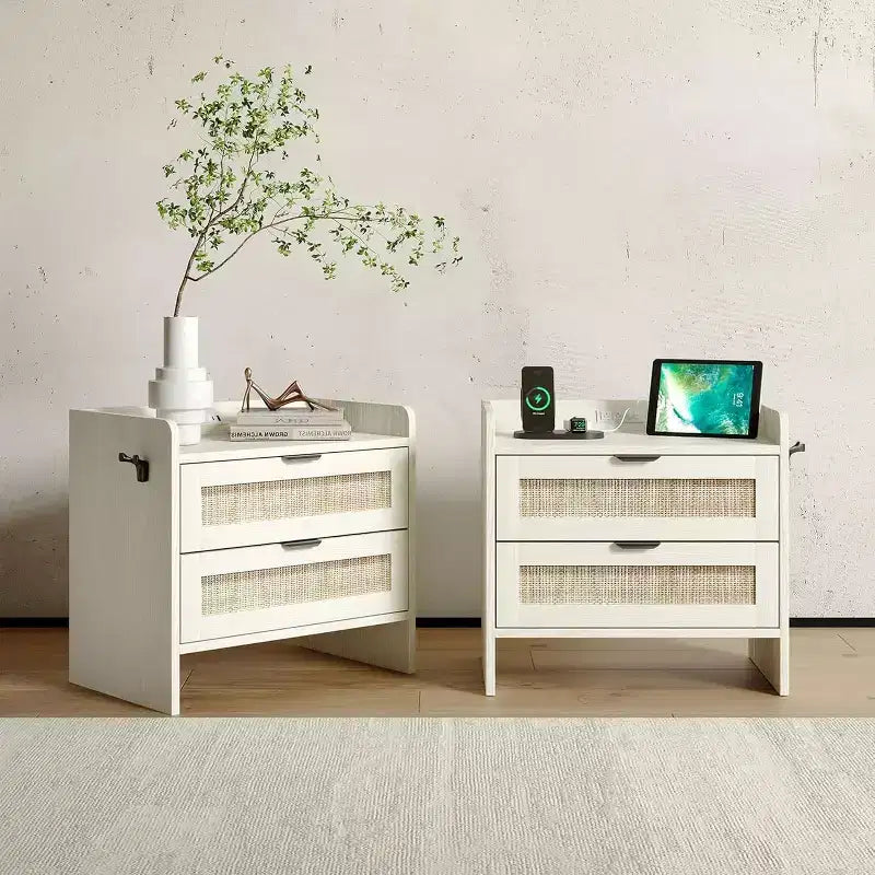 Set di 2 comodini in vimini con stazione di ricarica Type-C e 2 cassetti